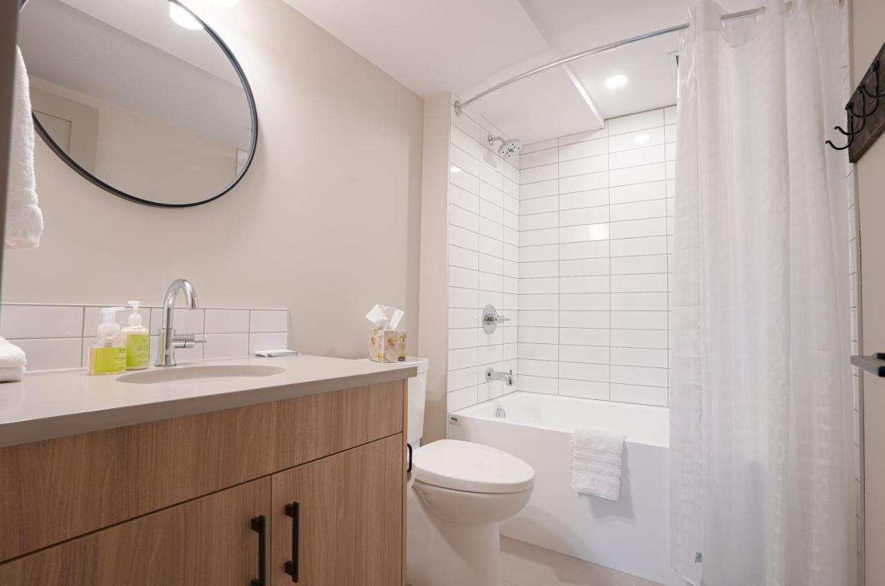 Basecamp Suites Банф Экстерьер фото