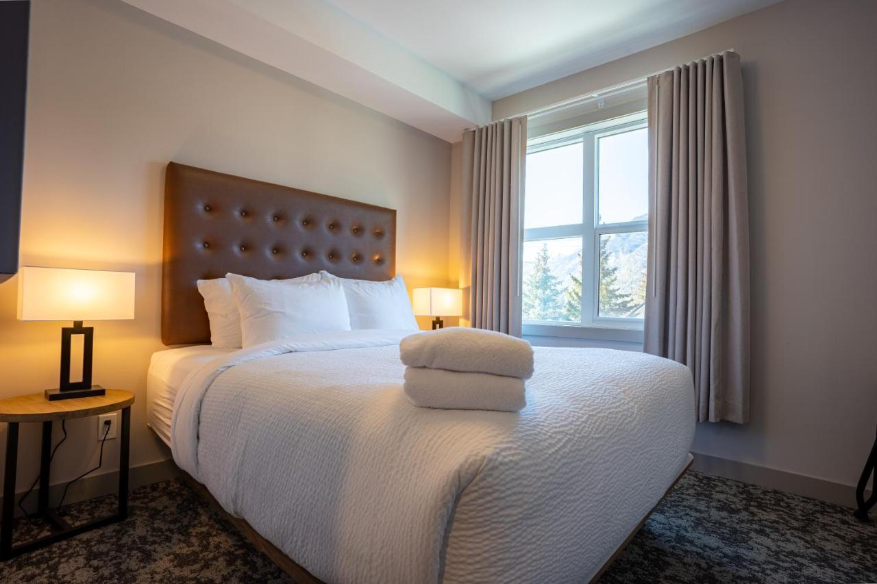 Basecamp Suites Банф Экстерьер фото