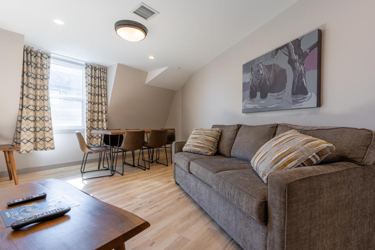 Basecamp Suites Банф Экстерьер фото